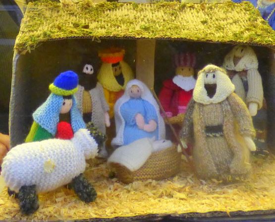 knitted nativity1