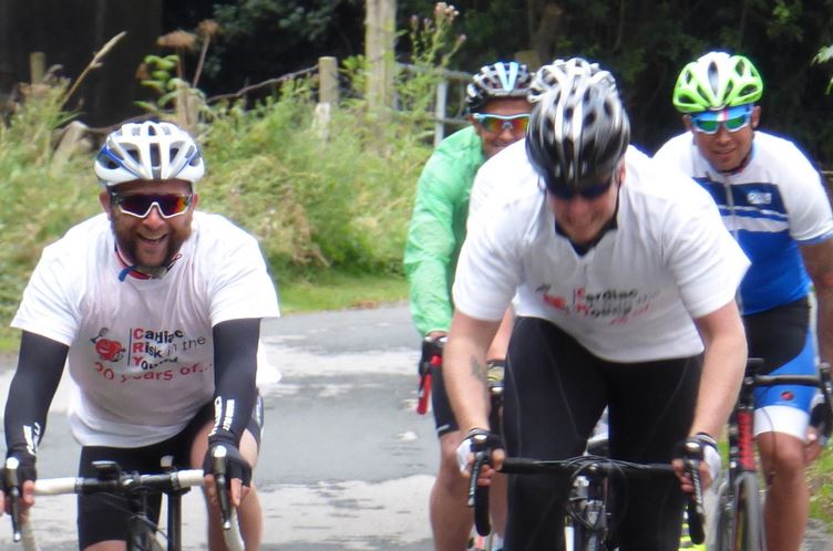 cyclists final sprint