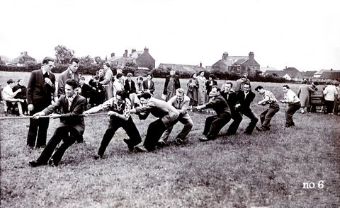 hull rd residents tug of war