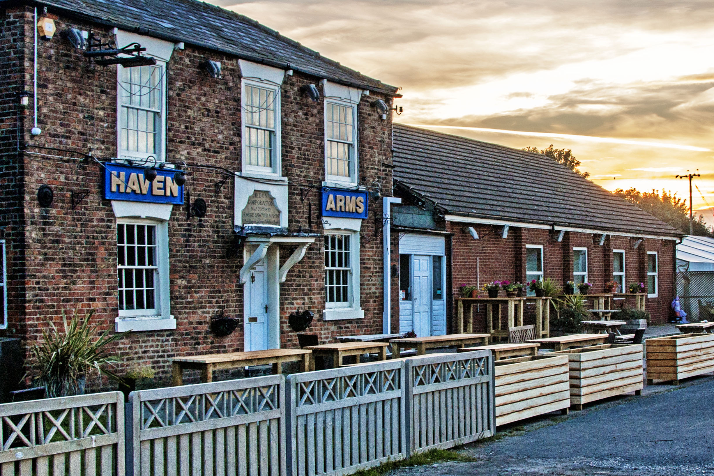 haven arms dawn august 2017