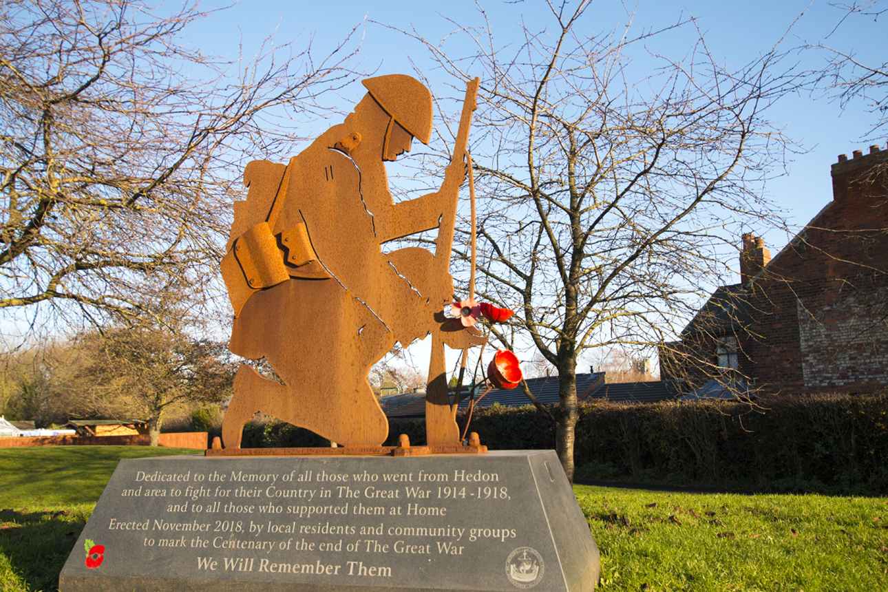 war memorial soldier 001