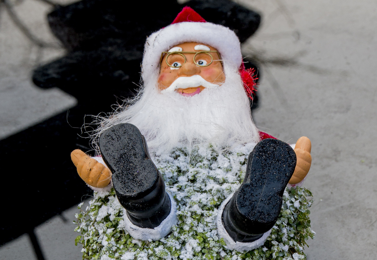 Santa on table web